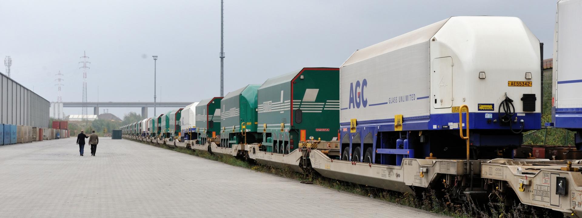 AGC glass transport train