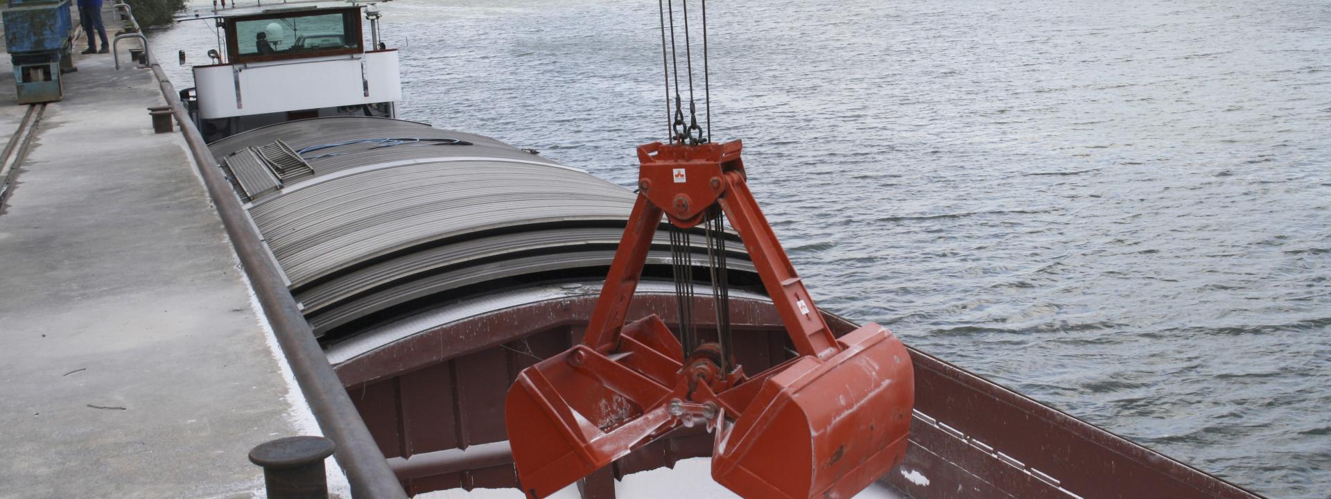 Transport boat AGC glass