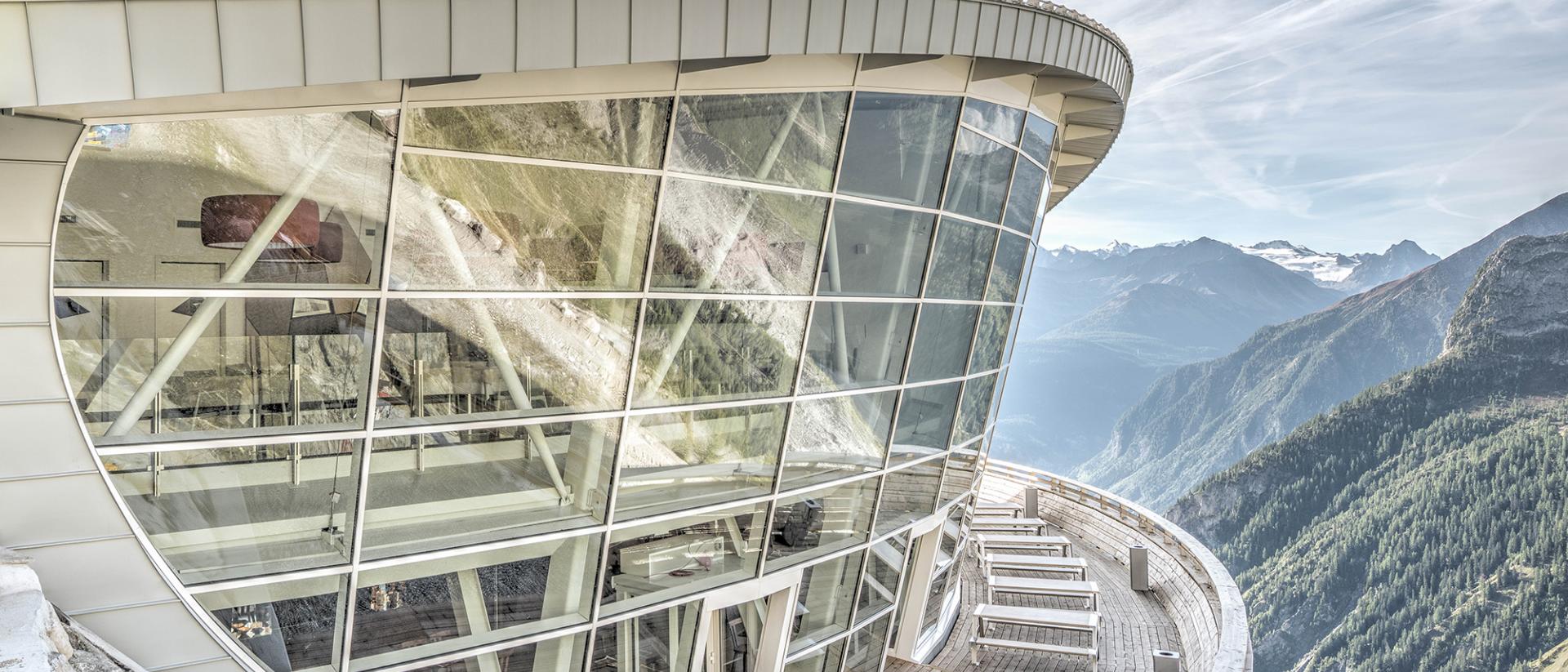 AGC  External glazing