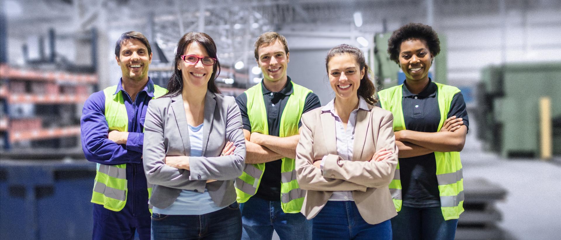 5 AGC staff in an AGC factory