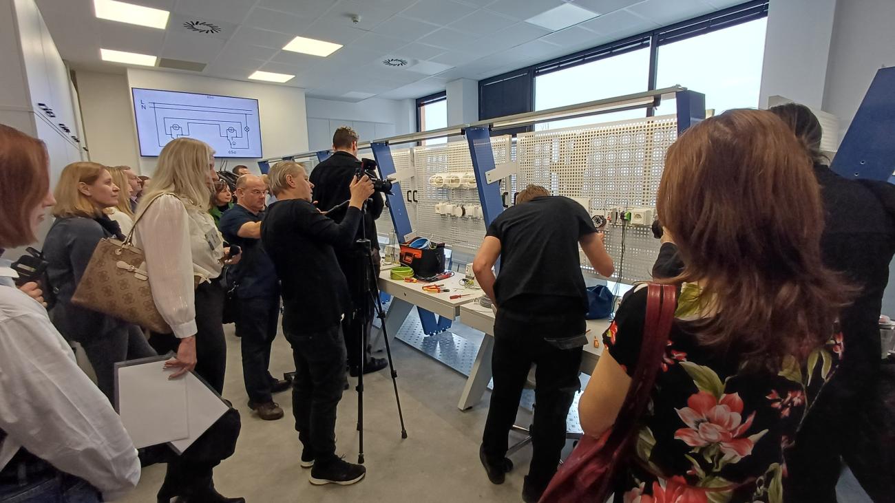 Střední škola AGC