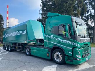 Inauguration of new electric Volvo trucks for AGC glass transport by Lannutti