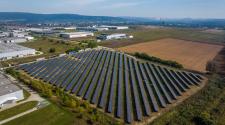 A solar facility operated by E.ON provides AGC Glass Hungary with a source of renewable energy.