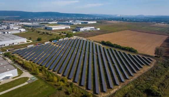 A solar facility operated by E.ON provides AGC Glass Hungary with a source of renewable energy.